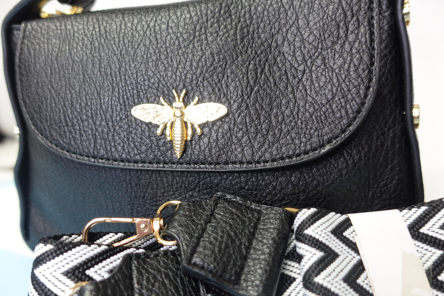 BOLSO ABEJA NEGRO